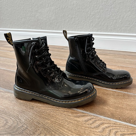 Doc Marten’s Junior 1460 Patent Leather Lace Up Boots Size 5 Black Lucido - Picture 3 of 14
